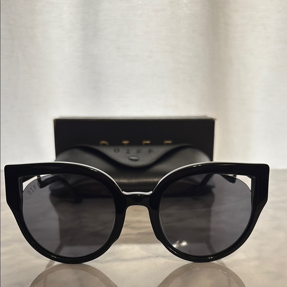 DIFF Black Cat Eye Sunglasses